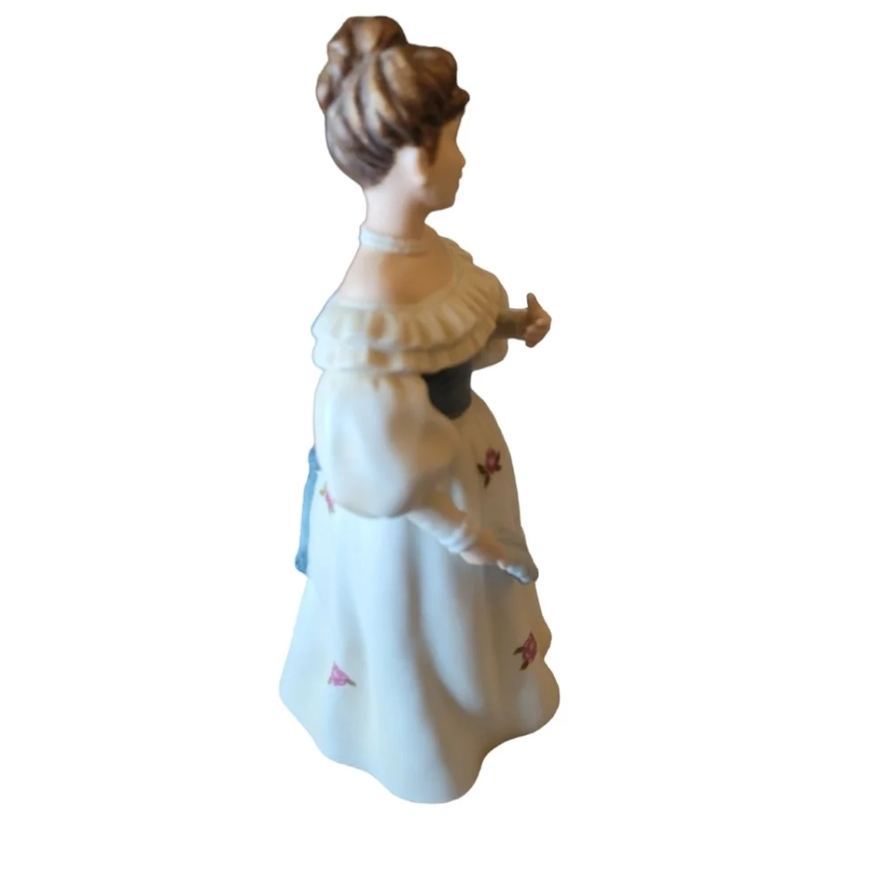 Homco Vintage Porcelain Victorian Antebellum Figurine Blue and White w/Feather